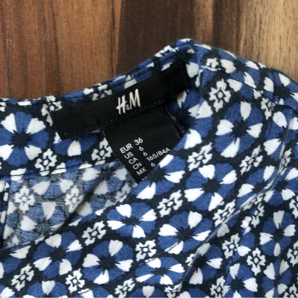 H&M Mini Circle Dress with Quarter-length Sleeves - Picture 3 of 10